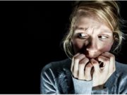 Κοινωνική φοβία: Η τάση να ζεις στη σκιά των ανθρώπων Κοινωνική φοβία