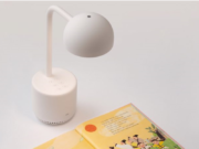 Clova Lamp: Η έξυπνη λάμπα που «διαβάζει» στα παιδιά τα παραμύθια τους Clova Lamp