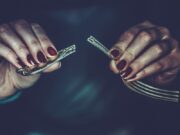 Εύθραυστοι άνθρωποι… Εύθραυστοι άνθρωποι...