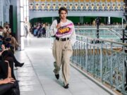 Το σύνθημα «Ψηφίστε» στη συλλογή του Louis Vuitton Louis Vuitton