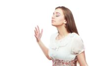 Η απώλεια της όσφρησης μπορεί να αποτελεί πιο αξιόπιστο σημάδι Covid-19 ακόμη και από τον βήχα απώλεια της όσφρησης