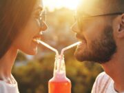 Tα 7 στάδια που περνάς όταν ερωτεύεσαι τον κολλητό σου (βίντεο) Tα 7 στάδια που περνάς όταν ερωτεύεσαι τον κολλητό του