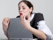 Διαδικτυακές σχέσεις: απιστία ή παιχνίδια για ενήλικες; διαδικτυακές σχέσεις