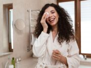 Παραμένουμε όμορφες στην καραντίνα με απλά βήματα Παραμένουμε όμορφες στην καραντίνα με απλά βήματα