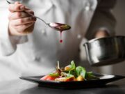Δεν μπορείτε να δειπνήσετε σε εστιατόριο; Στο Παρίσι έρχεται ο σεφ στο σπίτι σας εστιατόριο Παρίσι