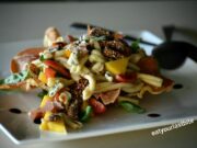 Μακαρονοσαλάτα με τραγανό προσούτο και παστέλι