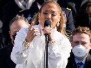 Η Τζένιφερ Λόπεζ σε streaming συναυλία με στόχο τη συγκέντρωση χρημάτων για εμβόλια κατά της Covid-19 Η Τζένιφερ Λόπεζ σε streaming συναυλία με στόχο τη συγκέντρωση χρημάτων για εμβόλια κατά της Covid-19