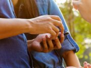 Η συχνή χρήση κινητού τηλεφώνου από τους εφήβους συνδέεται με ανθυγιεινή διατροφή και αύξηση του βάρους τους Η συχνή χρήση κινητού τηλεφώνου από τους εφήβους συνδέεται με ανθυγιεινή διατροφή και αύξηση του βάρους τους