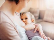 Τα συστατικά mRNA των εμβολίων Covid-19 δε μεταφέρονται μέσω του γάλακτος Τα συστατικά mRNA των εμβολίων Covid-19 δεν μεταφέρονται μέσω του γάλακτος