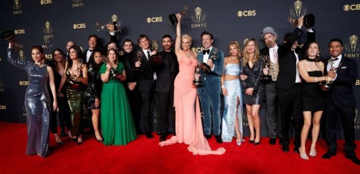 Οι σειρές "Το Στέμμα", "Ted Lasso" και "Το Γκαμπί της Βασίλισσας" οι μεγάλοι νικητές των βραβείων Emmy 