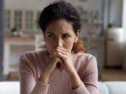 Δεν είσαι οι σκέψεις σου (βίντεο) Δεν είσαι οι σκέψεις σου