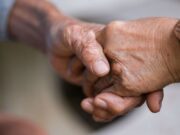 Θεσσαλονίκη: Ζευγάρια ηλικιωμένων, χέρι χέρι στο «Noesis», μαθαίνουν το gov.gr Ζευγάρια ηλικιωμένων, χέρι χέρι στο Noesis, μαθαίνουν το gov.gr