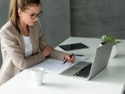 Σημαντικές οι επιπτώσεις της πανδημίας στην ψυχική υγεία των εργαζόμενων στην Ελλάδα Σημαντικές οι επιπτώσεις της πανδημίας στην ψυχική υγεία των εργαζόμενων στην Ελλάδα