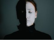 Αυξημένος ο κίνδυνος ψυχικών διαταραχών ακόμη κι έναν χρόνο μετά από λοίμωξη Covid-19 κίνδυνος ψυχικών διαταραχών