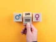 Η πανδημία επιδείνωσε τις ανισότητες των δύο φύλων Η πανδημία επιδείνωσε τις ανισότητες των δύο φύλων