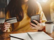 Πόσα χρήματα ξοδεύουν οι Έλληνες για online shopping Πόσα χρήματα ξοδεύουν οι Έλληνες για online shopping