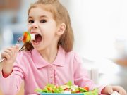 Επιδραστικός ο ρόλος του γονέα στις διατροφικές συνήθειες και στη φυσική δραστηριότητα των παιδιών Επιδραστικός ο ρόλος του γονέα στις διατροφικές συνήθειες και τη φυσική δραστηριότητα των παιδιών