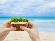 10 ιδανικά σνακ για την παραλία