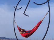 Χαμογελά η «Ευτυχισμένη Αιώρα» της Federica Sala «Ευτυχισμένη Αιώρα»