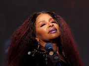 Η Chaka Khan επικρίνει τους τραγουδιστές που βασίζονται στο Auto-Tune Η Chaka Khan επικρίνει τους τραγουδιστές που βασίζονται στο Auto-Tune