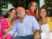 Ο σεφ Χοσέ Αντρές ταξιδεύει και μαγειρεύει στην Ισπανία με τις κόρες του σε σειρά ντοκιμαντέρ Ο σεφ Χοσέ Αντρές ταξιδεύει και μαγειρεύει στην Ισπανία με τις κόρες του σε σειρά ντοκιμαντέρ