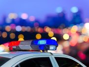 Αστυνομικοί χτυπούν λάθος πόρτα και σκοτώνουν τον ιδιοκτήτη του σπιτιού Αστυνομικοί χτυπούν λάθος πόρτα και σκοτώνουν τον ιδιοκτήτη του σπιτιού