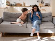 Μητέρες: Πώς τα social media επηρεάζουν την ψυχολογία τους Μητέρες: Πώς τα social media επηρεάζουν την ψυχολογία τους