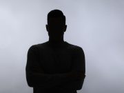 Έστελνε πορνογραφικό υλικό στην κόρη του και υποστήριζε ψευδώς ότι απεικονίζεται η μητέρα της Έστελνε πορνογραφικό υλικό στην κόρη του και υποστήριζε ψευδώς ότι απεικονίζεται η μητέρα της