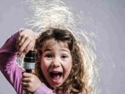 Τι να κάνω για να μην ηλεκτρίζονται τα μαλλιά μου; Γιατί ηλεκτρίζονται τα μαλλιά μου;